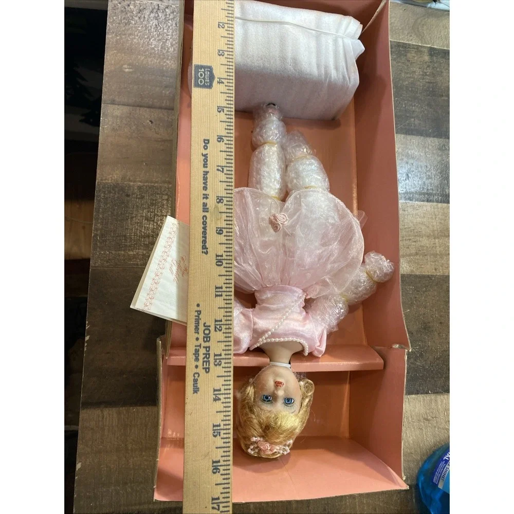 Chatelaine Ballerina Porcelain Musical Doll Wood Music Box‎ Stand Vtg 1998 New